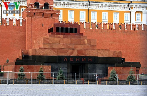 Lăng Lê nin - lãnh tụ vĩ đại của Cách mạng tháng Mười Nga
